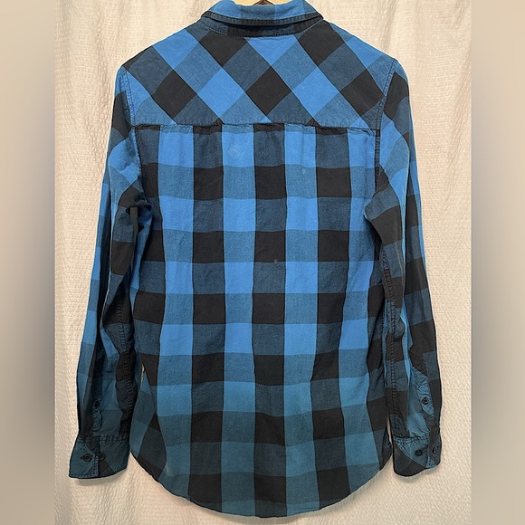 Carbon’s Classic Fit Men’s Button Down Plaid Shirt - Picture 2 of 4